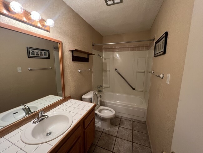 Building Photo - 25972 US-70