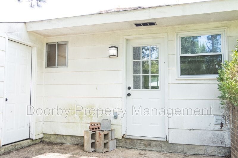 Building Photo - 2182 Dugan St