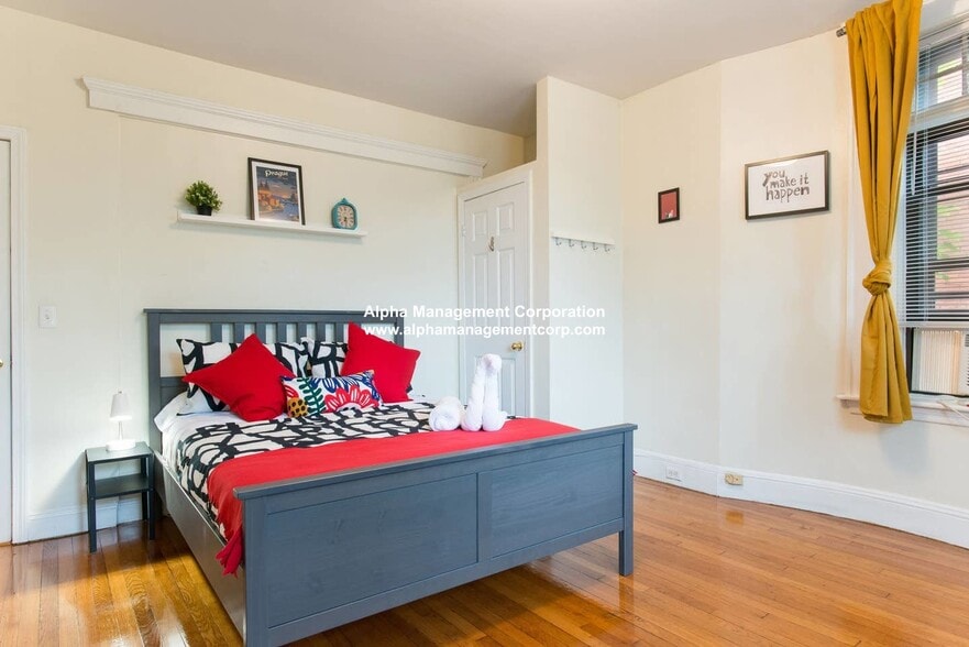Building Photo - 1248 Beacon St