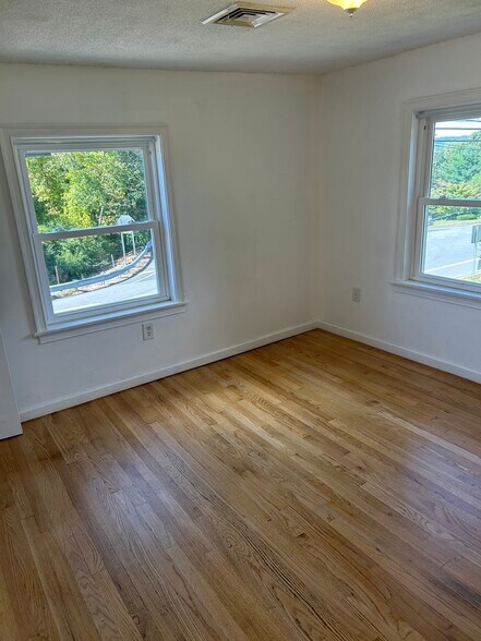 Building Photo - 232 Stafford Rd