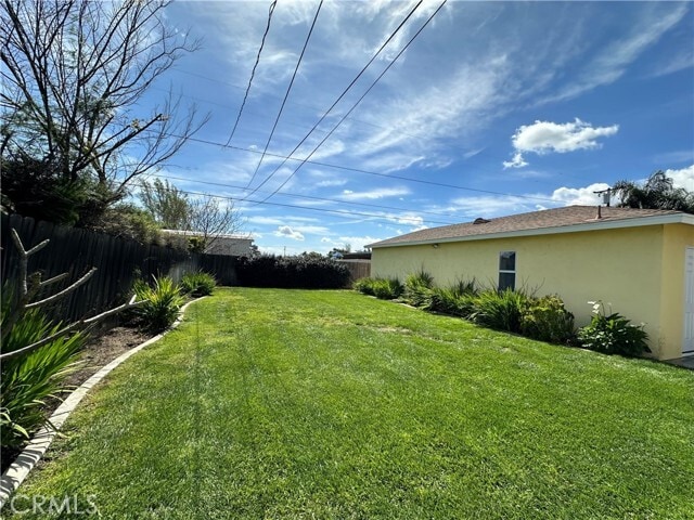 Building Photo - 4981 Lincoln Ave