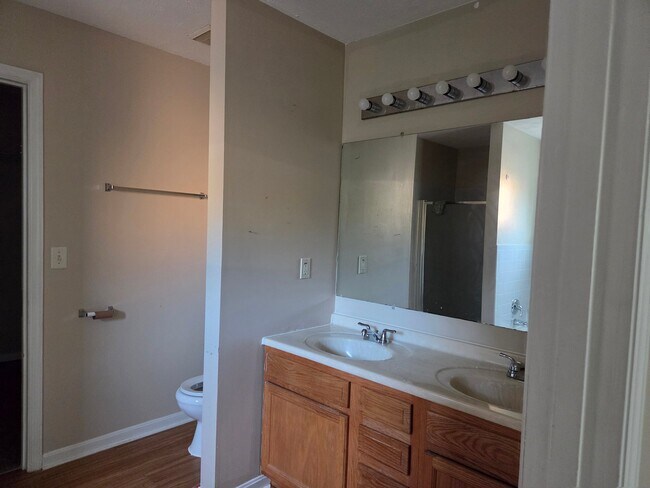 Building Photo - 2139 Trapp Ct