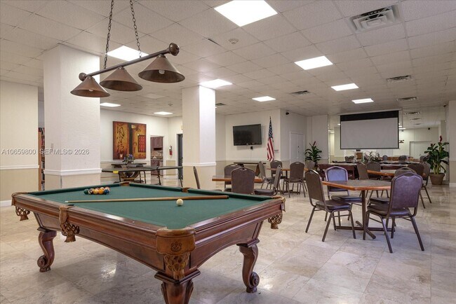 Building Photo - 3505 S Ocean Dr