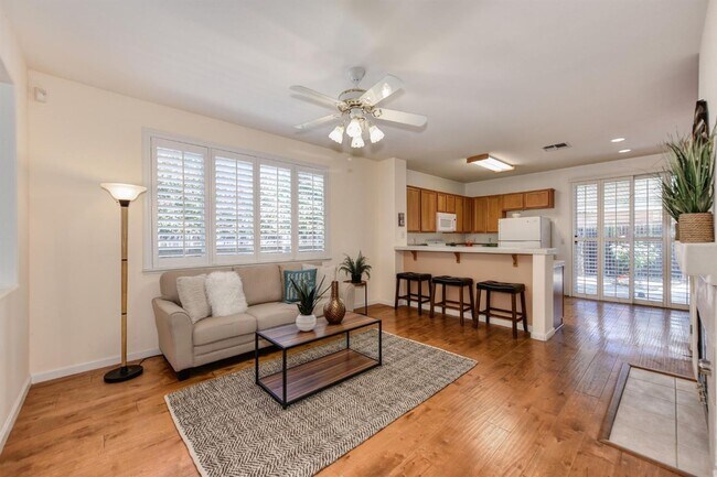 Building Photo - Home for Rent in Gold River, CA