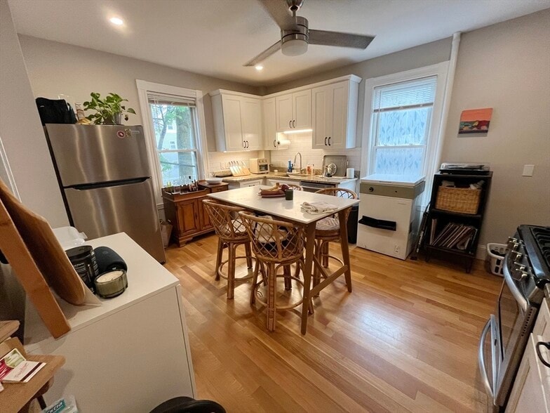 Primary Photo - 116 McBride St