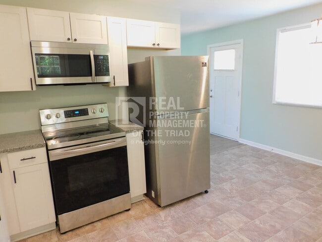 Building Photo - Recently renovated 3BR/1BA in Winston-Salem!