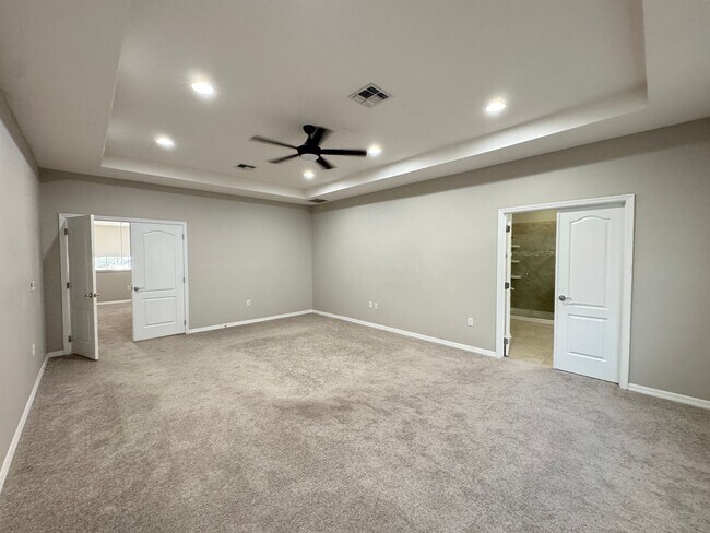 Building Photo - $300 off of a month of rent!! Experience the Epitome of Lakeside Luxury Living — For Rent in Narc...