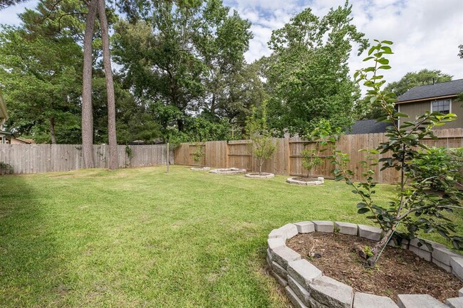 Building Photo - 2739 Foliage Green Dr