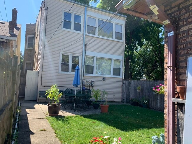 Building Photo - 5656 W Grace St