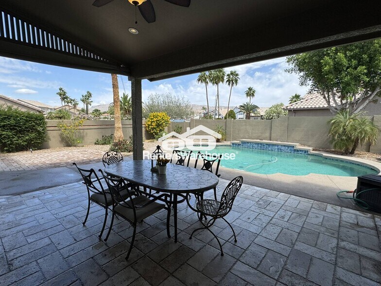 Building Photo - 3848 E Amberwood Dr
