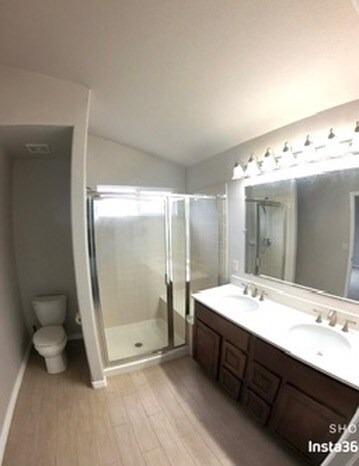 Master Bath - 4079 S. Shawnee St.