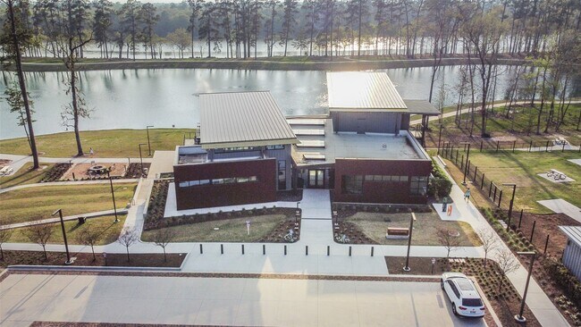 Building Photo - 550 Dry Fork Ln