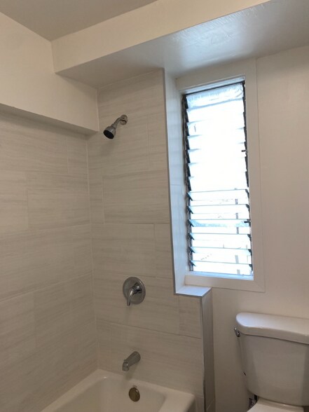 Building Photo - 1208 Powell St