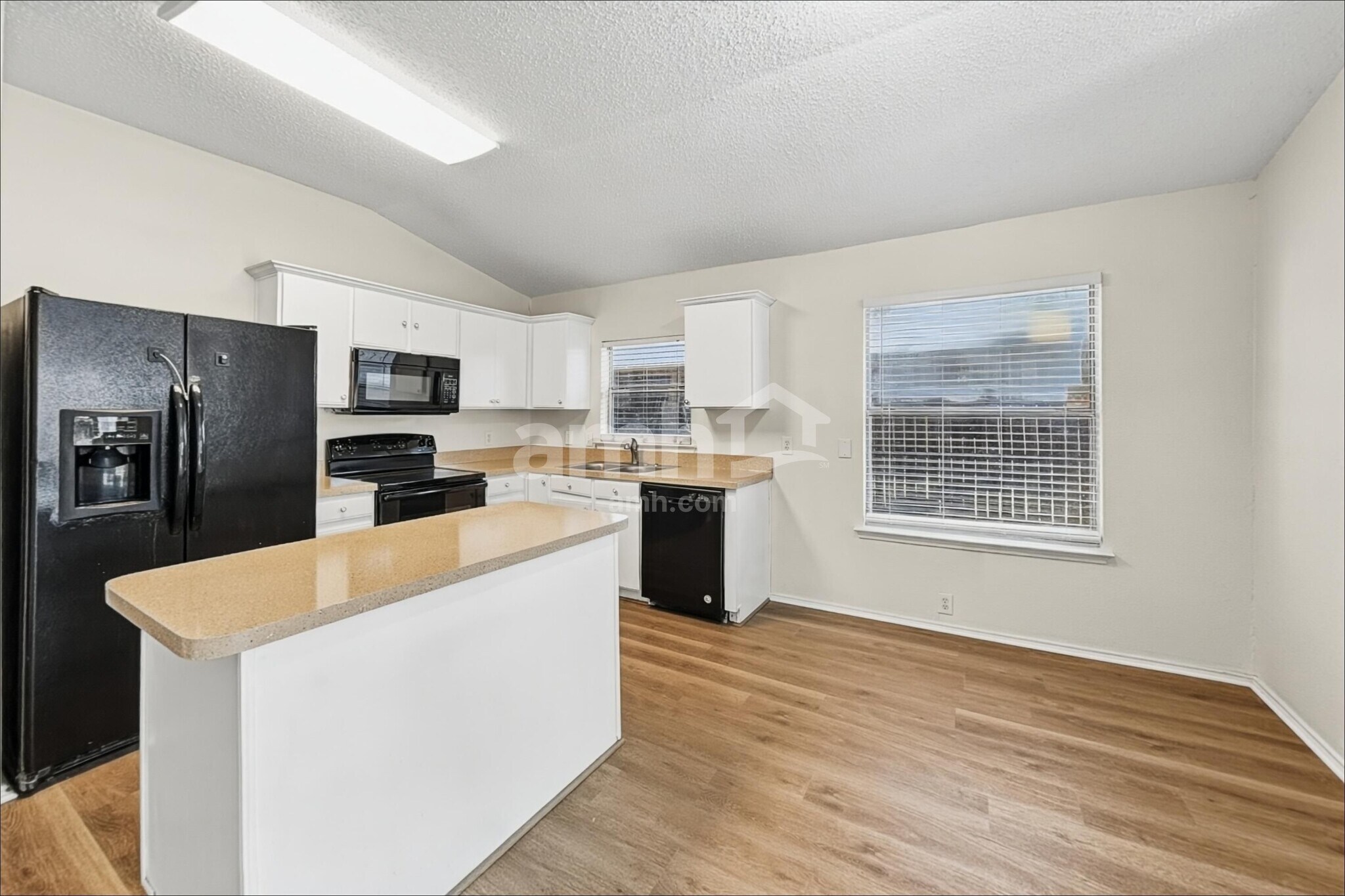 Building Photo - 1017 Greenbend Dr