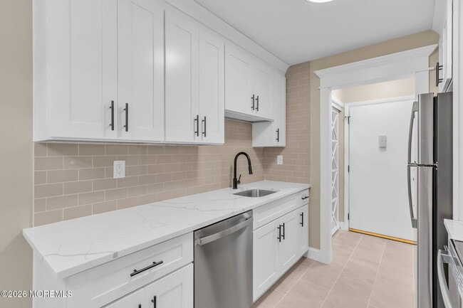 Building Photo - 168 Amberly Dr