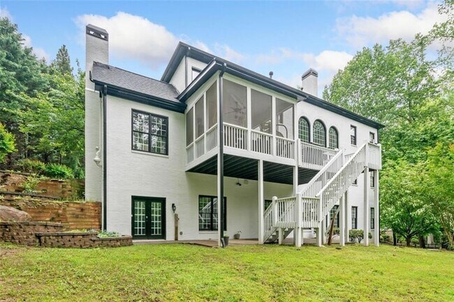 Building Photo - 882 Hallbrook Ln