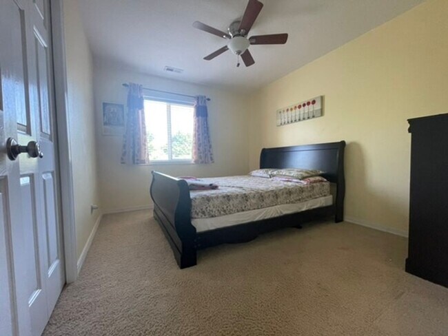 Building Photo - Spacious 4-Bedroom Home with Gourmet Kitchen, Primary Suite & Backyard Garden in Bethany