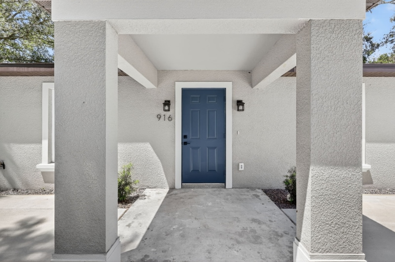 Building Photo - 916 23rd St E