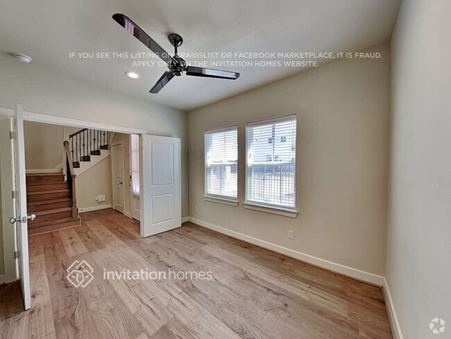 Building Photo - 709 Carriage Knls Dr