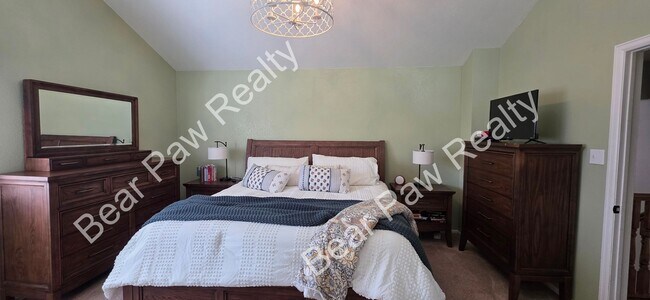 Building Photo - 5605 Bluff Pl