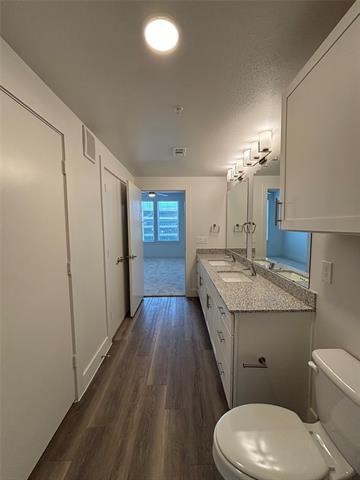 Building Photo - 300 N McDonald St