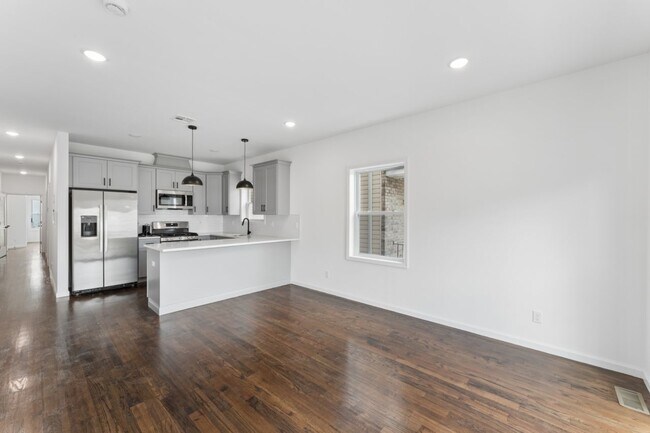 Building Photo - 914 Bergen St