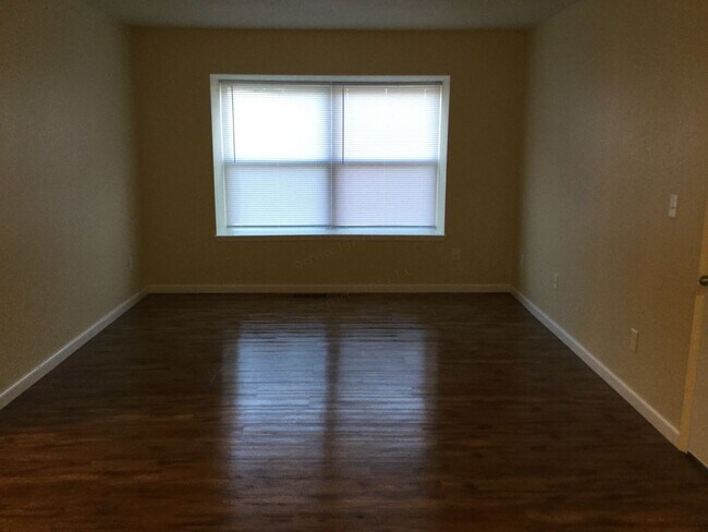 Building Photo - Table Rock Apartments