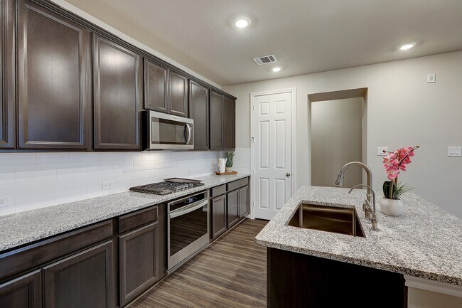 Building Photo - 9433 Towne Lake Pkwy
