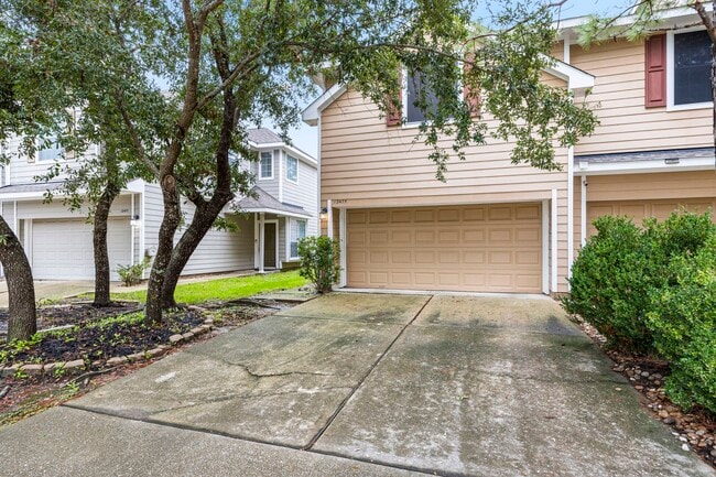 Building Photo - 12475 Saratoga Woods Ln