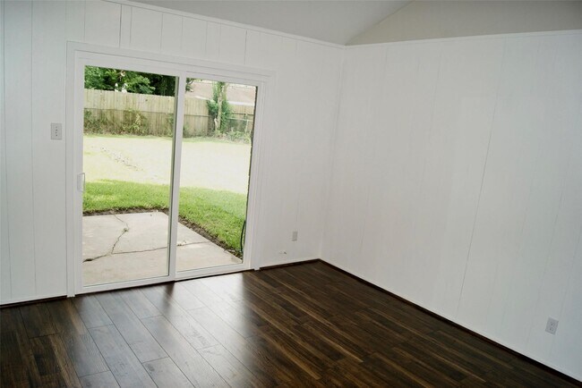 Building Photo - 5711 Southminster Dr