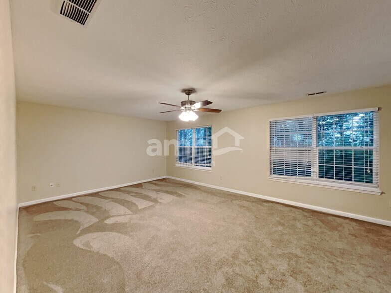 Building Photo - 796 Flying Sun Dr