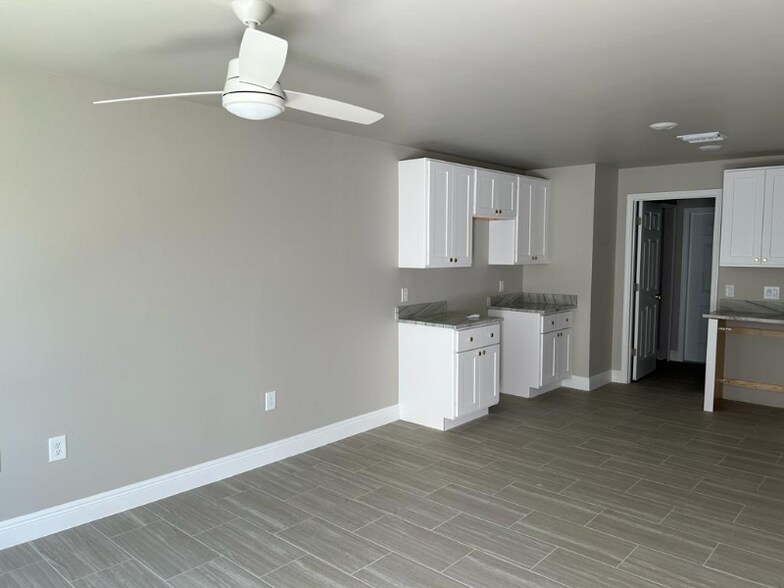 Building Photo - 2944 Evans Ave