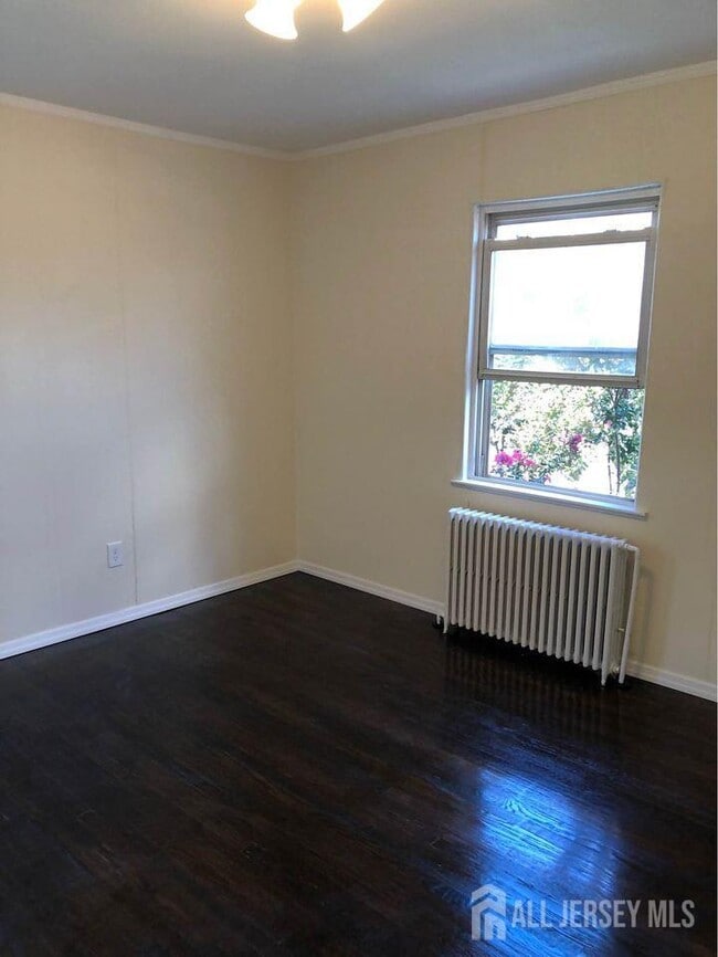 Building Photo - 148 Main St