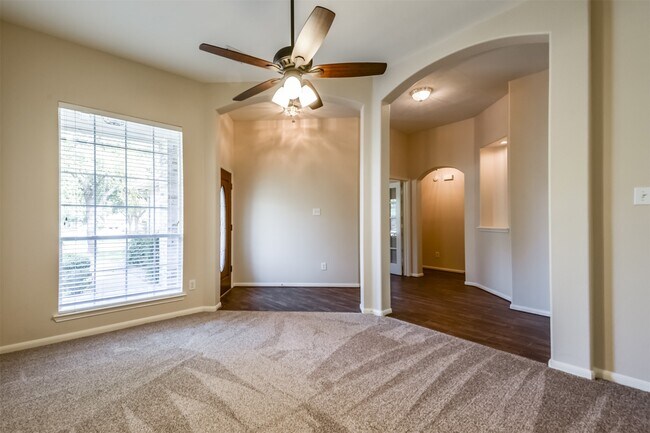 Building Photo - 17515 Fairgrove Park Dr