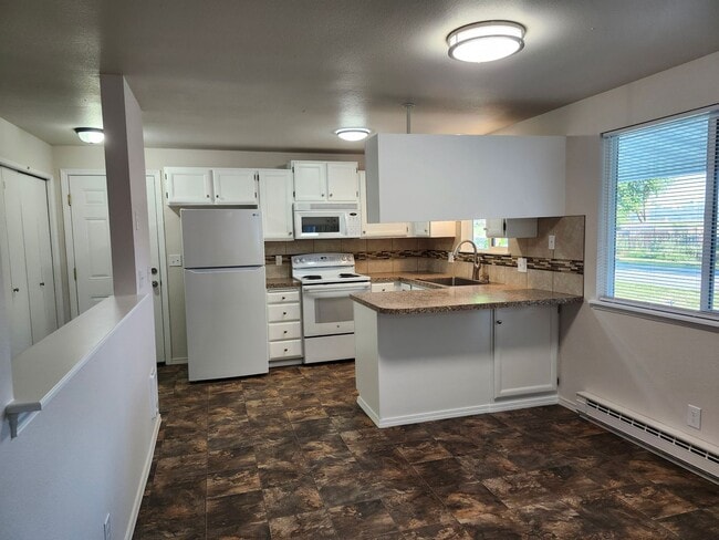 Building Photo - Beautiful 4 bedroom 2 bath Post Falls home for rent!