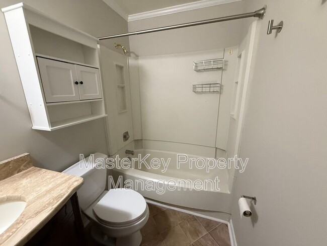 Building Photo - 219 Byrum St