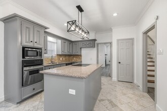 Building Photo - 7665 Ameswood Rd