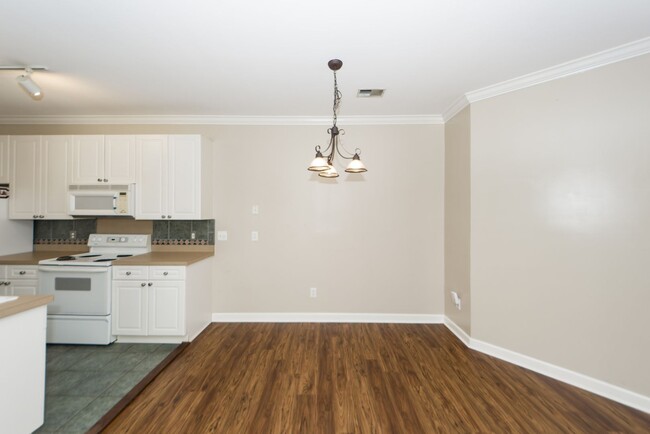 Building Photo - 3 Bedroom 2 Bath Condo in Dunes West (Elli...