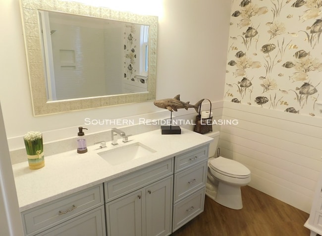 Building Photo - 16600 Innerarity Point Rd