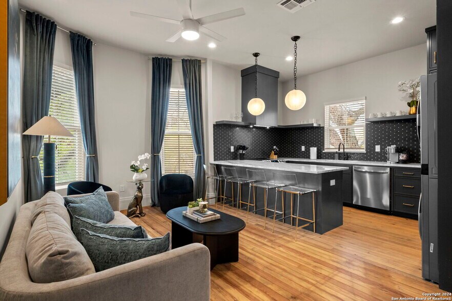 Building Photo - 201 E Carson St