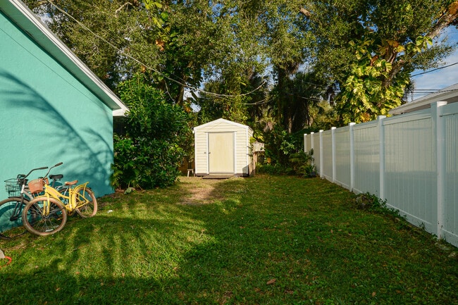 Building Photo - 2386 28th Ave SW