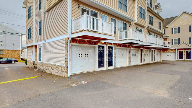 Building Photo - 59 Liberty St