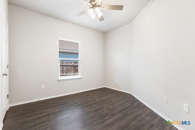 Building Photo - 636 Heathers Wy