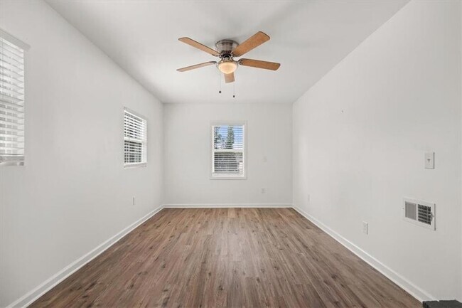 Building Photo - 5300 Binford Pl SW