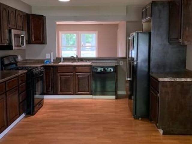 Building Photo - 5411 W Lake Shore Dr