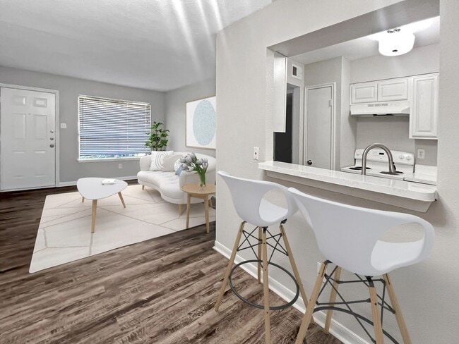 Building Photo - 874 Yorkchester Dr