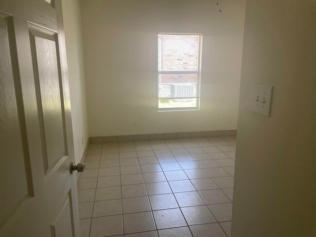 Building Photo - 317 Rosalinda Dr