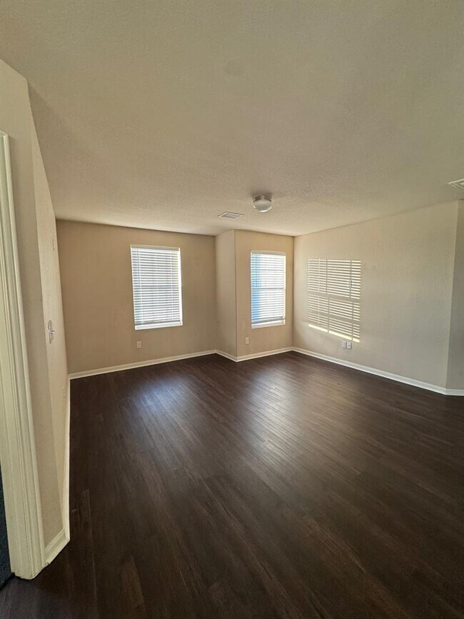 Building Photo - 117 Kemah Ln