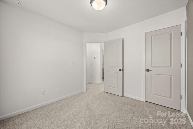 Building Photo - 15018 Scoter St