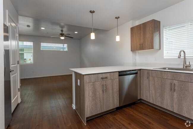 3BR, 2BA - 1,150SF - The Hedrick on Mountain